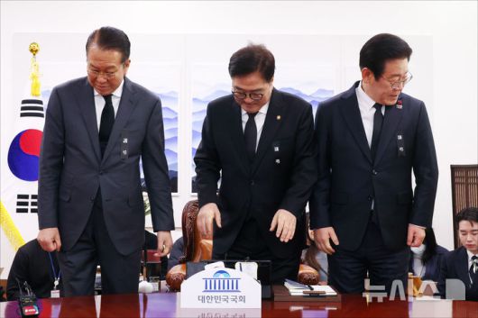 뉴시스