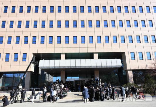 [과천=뉴시스] '임성근 구명로비' 의혹을 수사하는 특별검사팀이 송창진 전 고위공직자범죄수사처(공수처) 수사2부장검사의 국회 위증 고발 사건과 관련한 자료를 확보하기 위해 29일 공수처에 대한 강제수사에 착수했다. 2025.08.29. photo@newsis.com