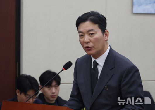 뉴시스