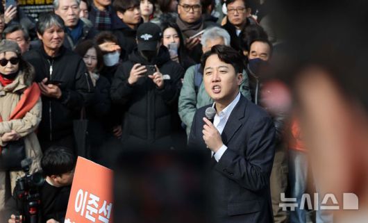 뉴시스