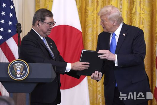 뉴시스