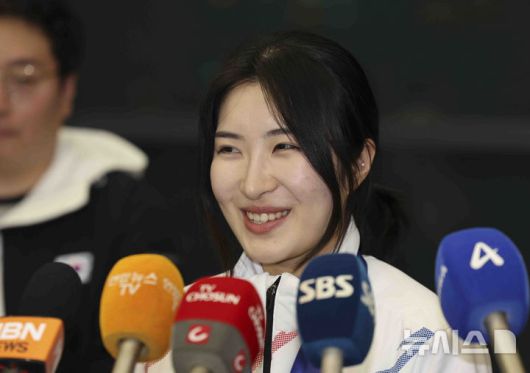 뉴시스