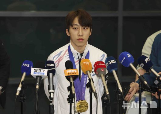 뉴시스