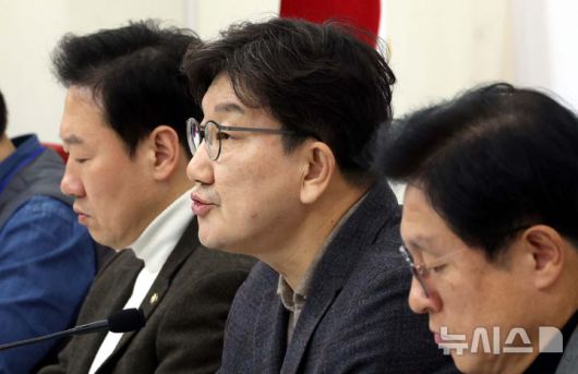 뉴시스