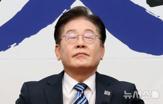 뉴시스