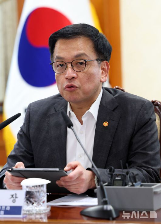 뉴시스