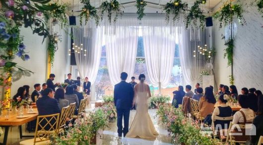 [포항=뉴시스] 송종욱 기자 = 포항시 작은 결혼식 모습.  (사진=포항시 제공) 2025.03.03. photo@newsis.com