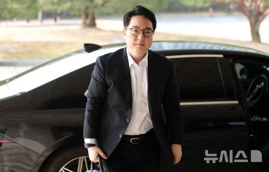 [서울=뉴시스] 김선웅 기자 = 심우정 검찰총장이 지난 10일 서울 서초구 대검찰청으로 출근하고 있다. 2025.04.10. mangusta@newsis.com