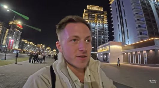 [서울=뉴시스] 림흥거리를 걷는 해리 재거드. (출처=Harry Jaggard 유튜브) *재판매 및 DB 금지