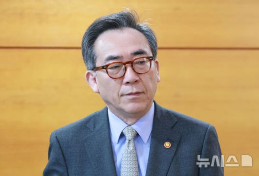 [서울=뉴시스] 최진석 기자 = 조태열 외교부 장관이 21일 정부서울청사에서 열린 경제안보전략 태스크포스(TF) 회의에 참석하고 있다. (대통령실통신사진기자단) 2025.04.21. myjs@newsis.com