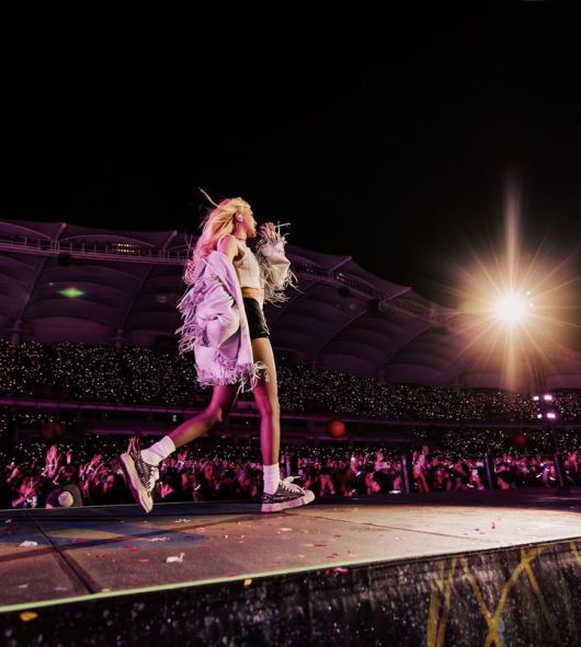 [서울=뉴시스] 블랙핑크 로제. (사진 = 콜드플레이 인스타그램 캡처) 2025.04.24. photo@newsis.com. *재판매 및 DB 금지