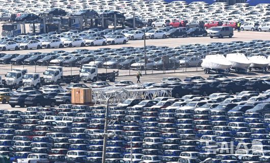 [평택=뉴시스] 김종택 기자 = 도널드 트럼프 미국 대통령이 수입산 자동차와 부품에 부과하는 관세를 완화할 전망이다. 2025.04.29. jtk@newsis.com