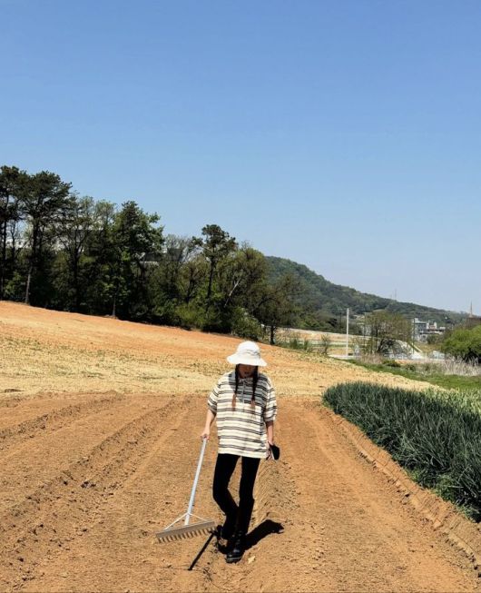 [서울=뉴시스] 슈. (사진=슈 인스타그램 캡처) 2025.04.30. photo@newsis.com *재판매 및 DB 금지
