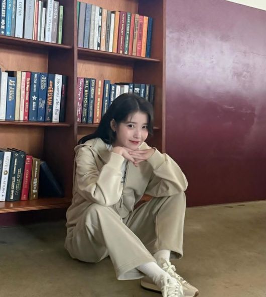 [서울=뉴시스] 아이유. (사진=아이유 인스타그램 캡처) 2025.04.30. photo@newsis.com *재판매 및 DB 금지