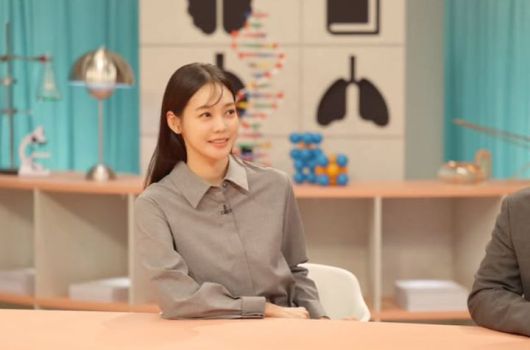 [서울=뉴시스] 안현모가 SBS 신규 프로그램 '사피엔스 클럽'에서 그레이톤 착장을 선보였다. (사진=안현모 인스타그램 갈무리) 2025.05.07 *재판매 및 DB 금지