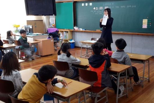 [대구=뉴시스] 대구 서구 평리동 비산초등학교에서 5학년 담임을 맡고 있는 박용미(39·여) 교사 사진. (사진=박용미 교사 제공) 2025.05.15. photo@newsis.com  *재판매 및 DB 금지