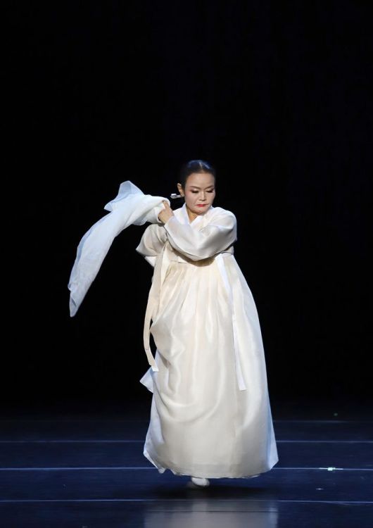 운초 김은희의 이매방류 살풀이춤 (이미지=공연기획 MCT 제공) *재판매 및 DB 금지