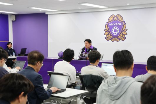 [서울=뉴시스] 프로축구 K리그1 FC안양의 구단주인 최대호 경기 안양시장. (사진=FC안양 제공) *재판매 및 DB 금지