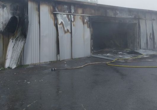 [청송=뉴시스] 22일 낮 12시57분께는 청송군 현서면 무계리 면봉산기상레이더관측소 창고에서 동파 방지 열선 과열로 추정되는 불이 났다. (사진=경북소방본부 제공) 2025.05.23. photo@newsis.com  *재판매 및 DB 금지