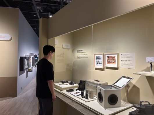 [서울=뉴시스] 특별전 '사진관 전성시대' (사진=국립민속박물관 제공) 2025.05.23. photo@newsis.com  *재판매 및 DB 금지