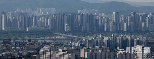 [서울=뉴시스] 조수정 기자 = 서울 시내 아파트 등 주택. 2025.05.25. chocrystal@newsis.com