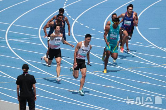[서울=뉴시스] 한국 육상 남자 400m 계주 대표팀. (사진=대한육상연맹 제공)  *재판매 및 DB 금지