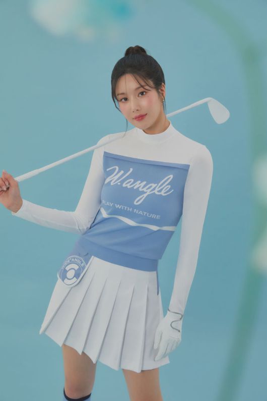 [서울=뉴시스]퍼포먼스 골프웨어 브랜드 와이드앵글은 강렬한 햇빛과 무더위 속에서도 쾌적함을 유지할 수 있도록 설계된 냉감 기능성 골프웨어 '더블유아이스(W.ICE)' 시리즈를 선보인다.(사진= 와이드앵글 제공) *재판매 및 DB 금지