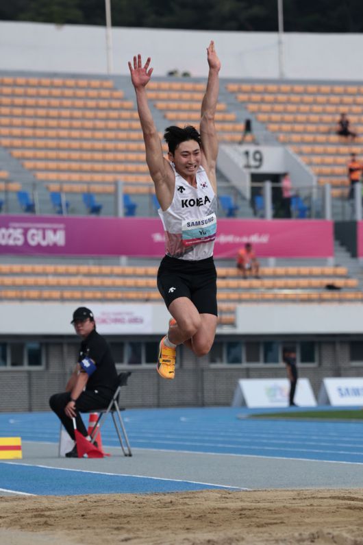 [서울=뉴시스] 2025 코리아오픈국제육상경기대회 남자 세단뛰기에서 우승한 유규민. (사진=대한육상연맹 홈페이지 캡처) *재판매 및 DB 금지