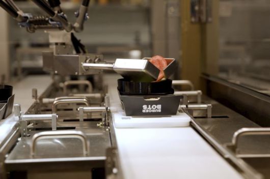 [서울=뉴시스] 미국에 27초 만에 햄버거를 만드는 로봇 식당이 등장했다. (사진=ABB로보틱스 홈페이지 갈무리) 2025.06.09 *재판매 및 DB 금지