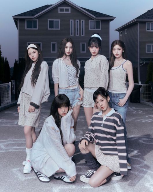 [서울=뉴시스] 이즈나. (사진 = 웨이크원 제공) 2025.06.09. photo@newsis.com *재판매 및 DB 금지