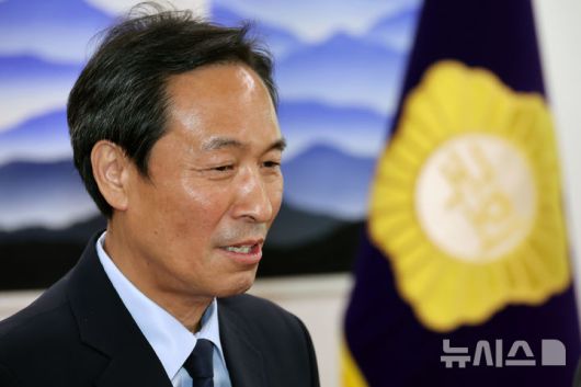 [서울=뉴시스] 조성우 기자 = 우상호 대통령실 정무수석이 10일 오후 서울 여의도 국회에서 우원식 국회의장을 예방해 발언하고 있다. 2025.06.10. xconfind@newsis.com