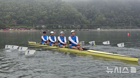 [용인=뉴시스]용인시청 직장운동경기부 조정팀의 훈련 모습(사진=용인시조정협회 제공)2025.06.11.photo@newsis.com