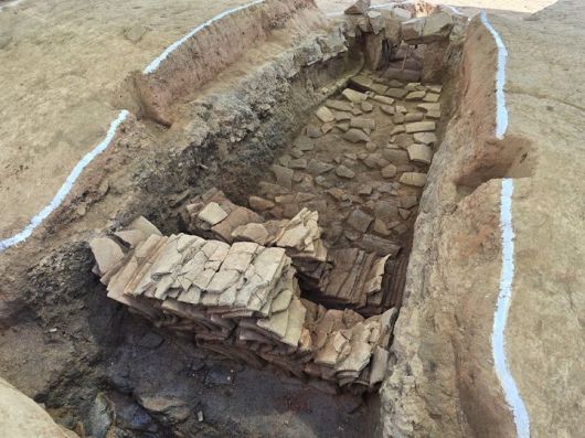 [서울=뉴시스] 경주 망성리 384번지 유적 기와가마 8-1호 내부 기와 적재 상태 (사진=국가유산진흥원 제공) 2025.06.12. photo@newsis.com *재판매 및 DB 금지