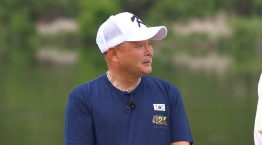 [서울=뉴시스] 14일 오후 방송된 MBN 개국 30주년 기념 특별기획 '뛰어야 산다'에는 전 국가대표 마라토너 이봉주가 깜짝 등장했다. (사진=MBN 제공) 2025.06.14 photo@newsis.com *재판매 및 DB 금지