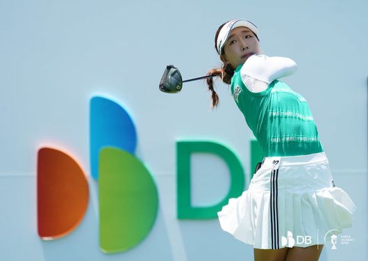 [서울=뉴시스]이동은, 한국여자오픈 골프대회서 생애 첫 우승. (사진=대회조직위 제공)