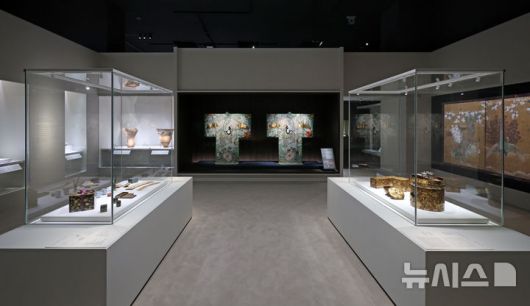 [서울=뉴시스] 박진희 기자 = 국립중앙박물관과 일본 도쿄국립박물관은 한·일 국교 정상화 60주년 특별전 '일본미술, 네 가지 시선' 언론공개회를 16일 서울 용산구 국립중앙박물관 상설전시관에서 갖고 두 기관의 소장품 62건을 선보이고 있다. 2025.06.16. pak7130@newsis.com