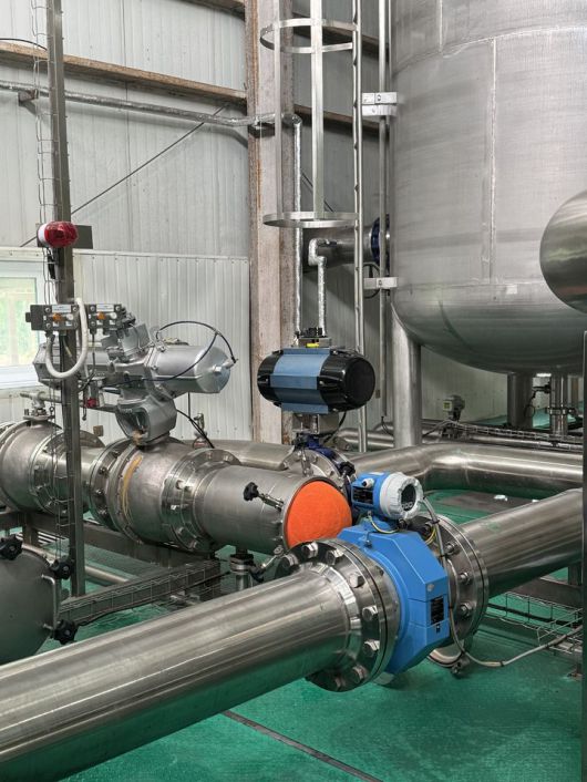 [연길=뉴시스] 물이 담기는 스테인리스 배관을 닦아낼 수 있는 볼. (사진=뉴시스) photo@newsis.com  *재판매 및 DB 금지