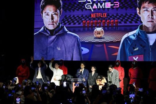 [서울=뉴시스] 넷플릭스 시리즈 '오징어 게임' 시즌3가 18일(현지시간) 미국 뉴욕에서 프리미어 이벤트를 열고 전 세계 팬들과 만났다. (사진=넷플릭스 제공) 2025.06.19. photo@newsis.com *재판매 및 DB 금지