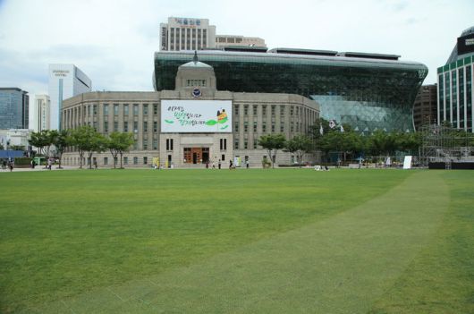 [서울=뉴시스]서울시청 전경 서울광장 포함. 2025.06.25. (사진=서울시 제공)  *재판매 및 DB 금지