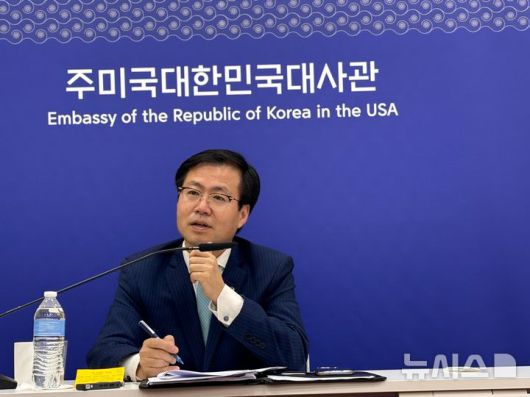 [워싱턴=뉴시스]이윤희 특파원 = 여한구 산업통상자원부 통상교섭본부장이 27일(현지 시간) 주미대사관에서 특파원 간담회를 열고 발언하고 있다. 2025.06.28.