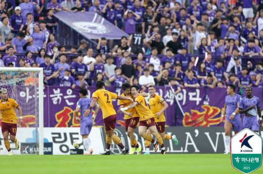 [안양=뉴시스]K리그1 광주 신창무 마수걸이 득점포. (사진=한국프로축구연맹 제공)