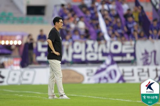 [안양=뉴시스]K리그1 안양 유병훈 감독. (사진=한국프로축구연맹 제공)