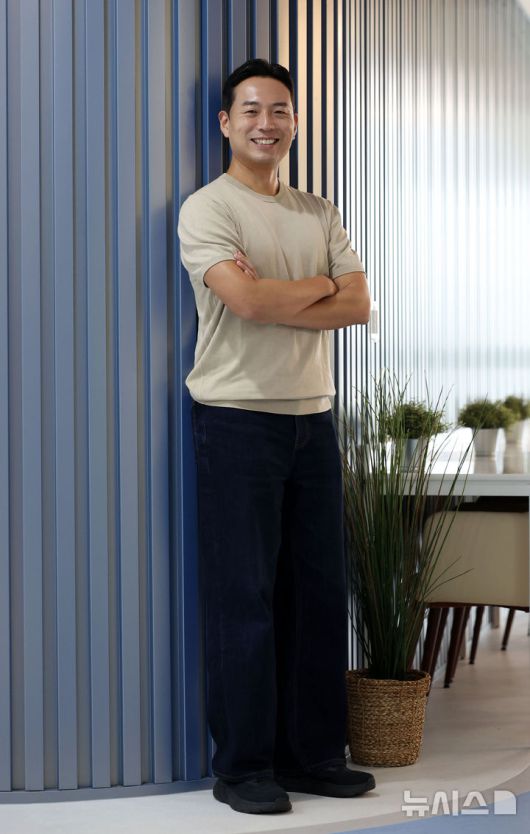 [서울=뉴시스] 홍효식 기자 = 백훈종 스매시파이 대표가 지난달 25일 서울 마포구 제2서울핀테크랩에서 뉴시스와 인터뷰에 앞서 포즈를 취하고 있다. 2025.07.01. yesphoto@newsis.com