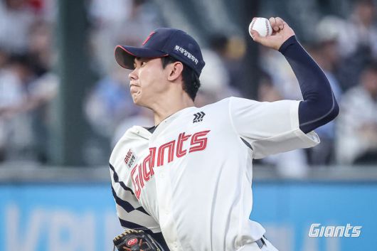 [서울=뉴시스] 프로야구 롯데 자이언츠 투수 홍민기. (사진=롯데 자이언츠 제공) 2025.07.08.  *재판매 및 DB 금지