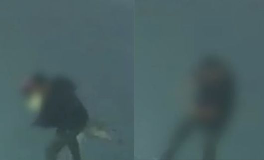 [뉴시스] 딸을 바닥에 내동댕이치고 발로 차는 아빠. (출처=채널A) *재판매 및 DB 금지