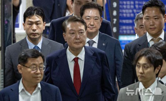 뉴시스