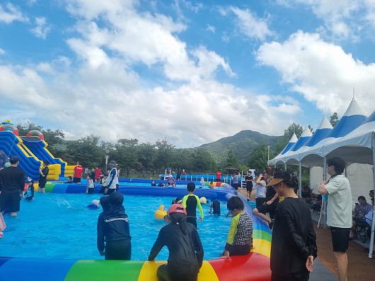 [거창=뉴시스] 지난해 거창창포원 물놀이장 운영 (사진=거창군 제공) 2025. 07. 10. photo@newsis.com  *재판매 및 DB 금지