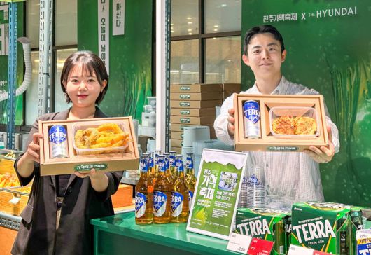 [서울=뉴시스] 현대백화점이 다음달 7일까지 수도권 주요 점포에서 '전주가맥축제' 팝업스토어를 개최한다.(사진=현대백화점 제공) *재판매 및 DB 금지