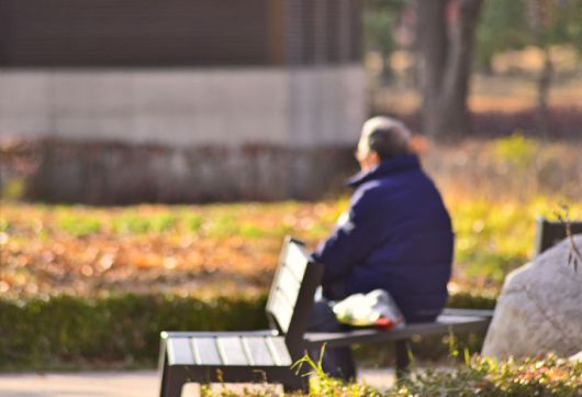 [서울=뉴시스] 노년기 사회적 고립으로 인한 외로움이 당뇨병과 고혈당증 발병 위험을 높인다는 연구 결과가 나왔다. 2025.07.14. *재배포 및 DB금지 *재판매 및 DB 금지