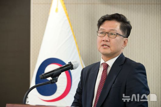 [서울=뉴시스] 류광준 과학기술혁신본부장이 15일 정부세종청사 과기정통부에서 열린 이임식에서 인사말을 하고 있다. (사진=과기정통부 제공)